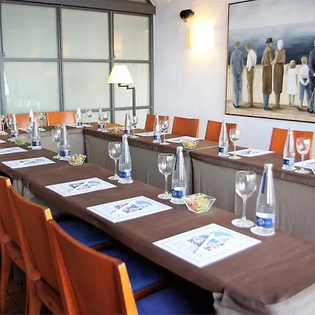 El Far Restaurant מלון 4*