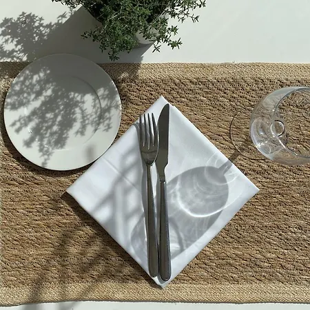 Ξενοδοχείο El Far Restaurant 4*