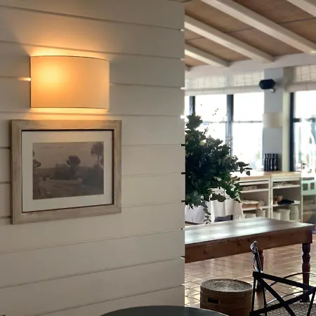 Ξενοδοχείο El Far Restaurant 4*