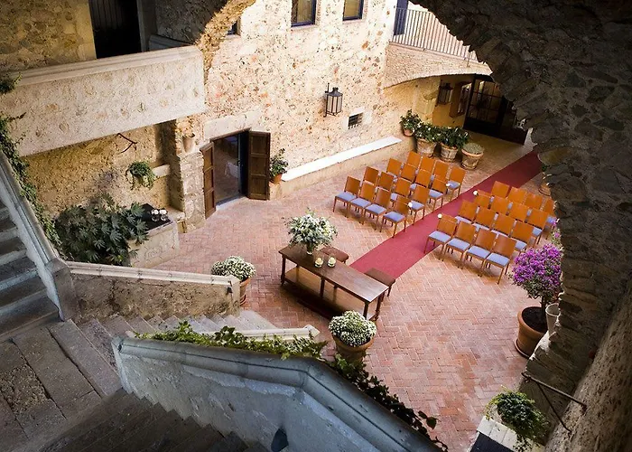 El Far Restaurant Hotel 4*